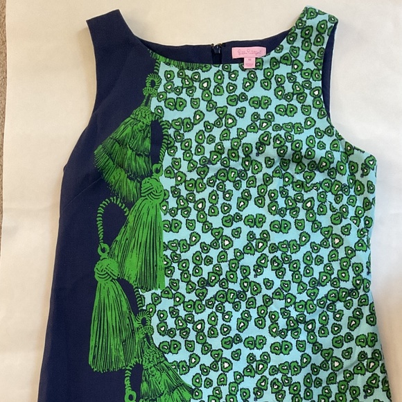 Lilly Pulitzer Dresses & Skirts - Lilly Pulitzer Navy and Green Tassel Print “Velvet Rope” Stephanie Shift 10
